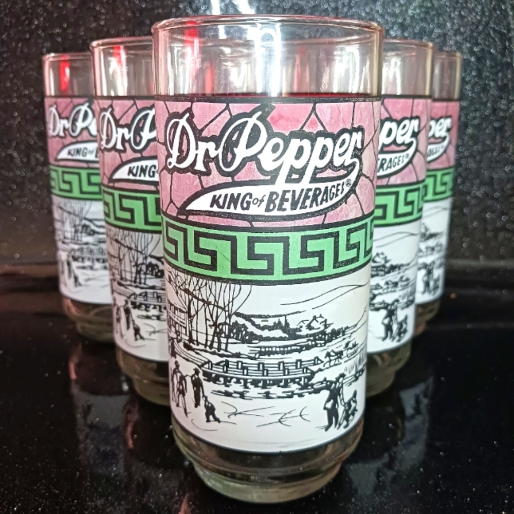 Vintage 70s Dr. Pepper King of Beverages Winter Scene Set of 6 Drinking Glasses.